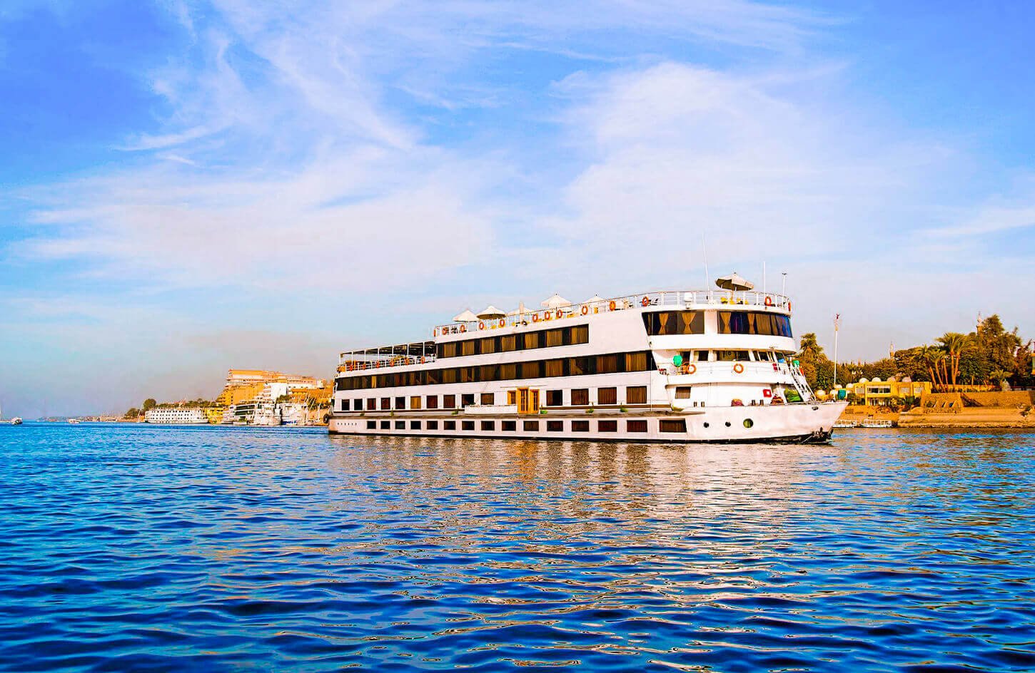 Standard Nile Cruises - Daily Pyramids Tours